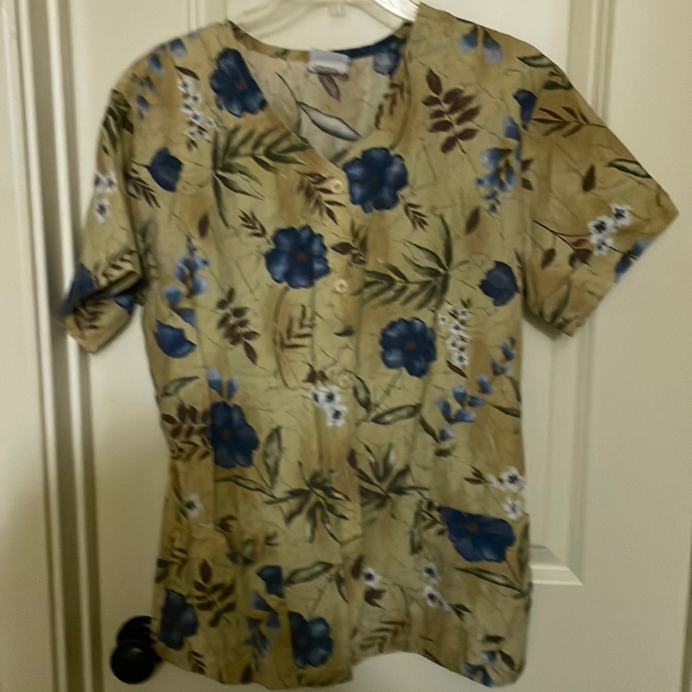 Los Angeles rose vintage 1990’s floral scrub top size medium